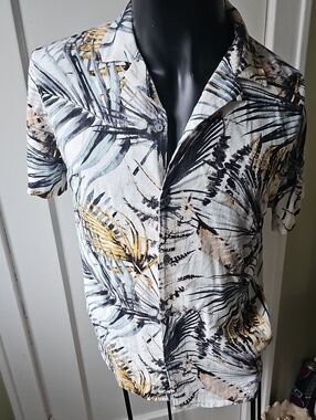 Magaschoni Short-Sleeve Button-Down Shirt in White, Black & Gold